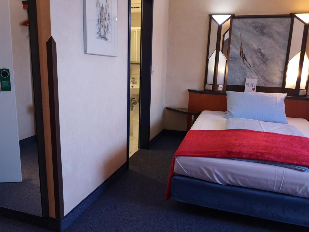 Main Hotel Eckert 3 مارغيتسهُشهايم المظهر الخارجي الصورة
