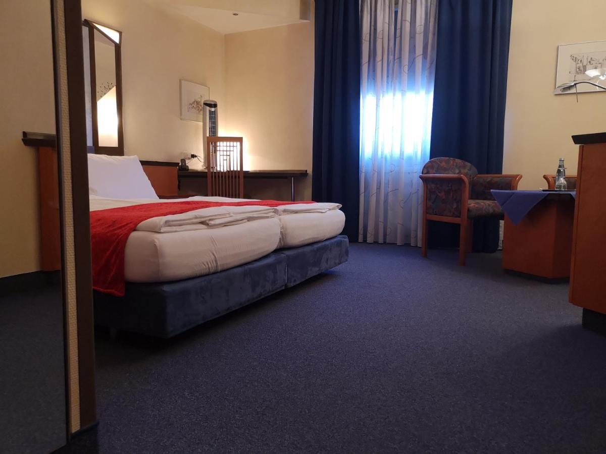 Main Hotel Eckert 3 مارغيتسهُشهايم المظهر الخارجي الصورة