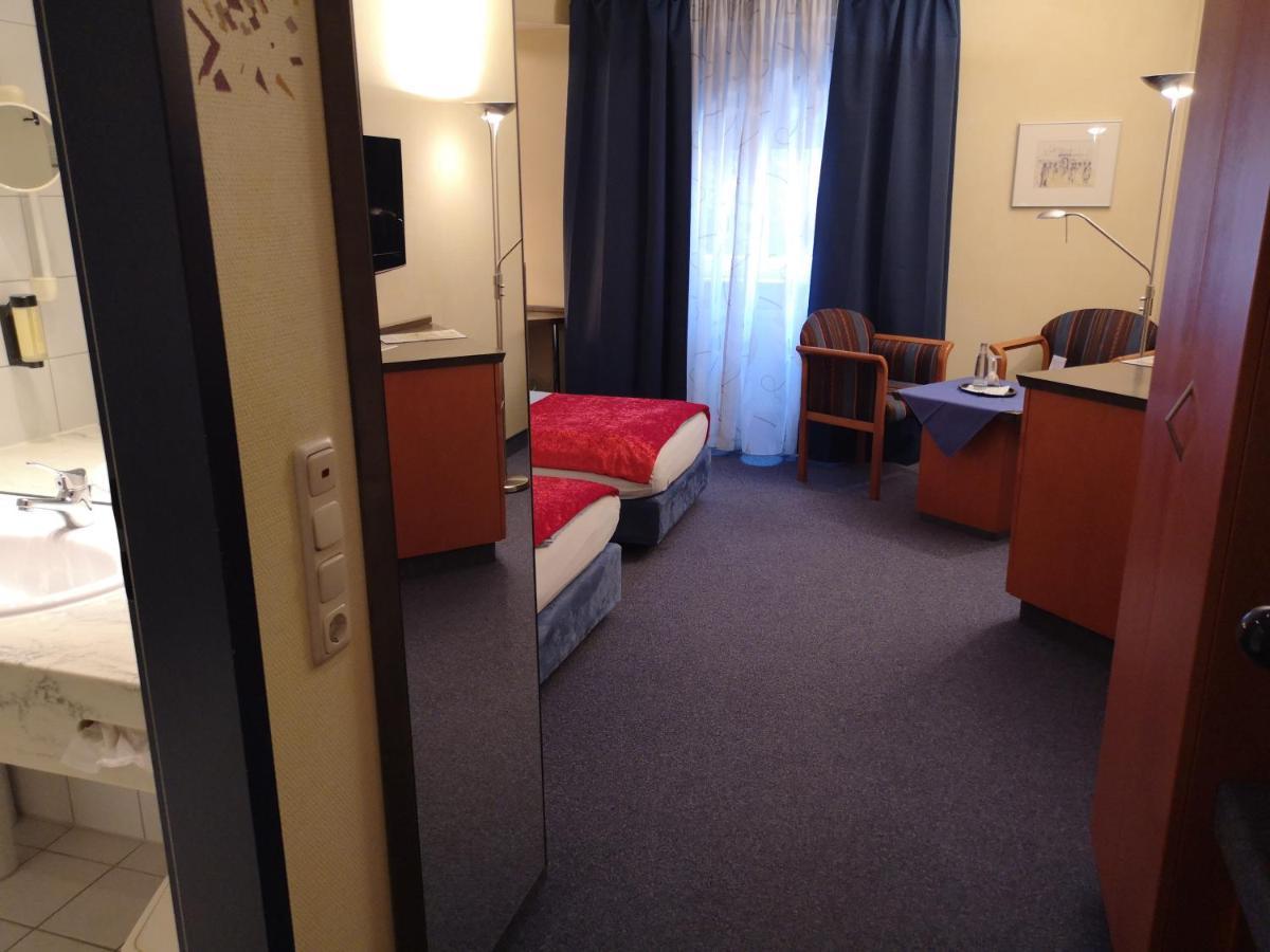 Main Hotel Eckert 3 مارغيتسهُشهايم المظهر الخارجي الصورة