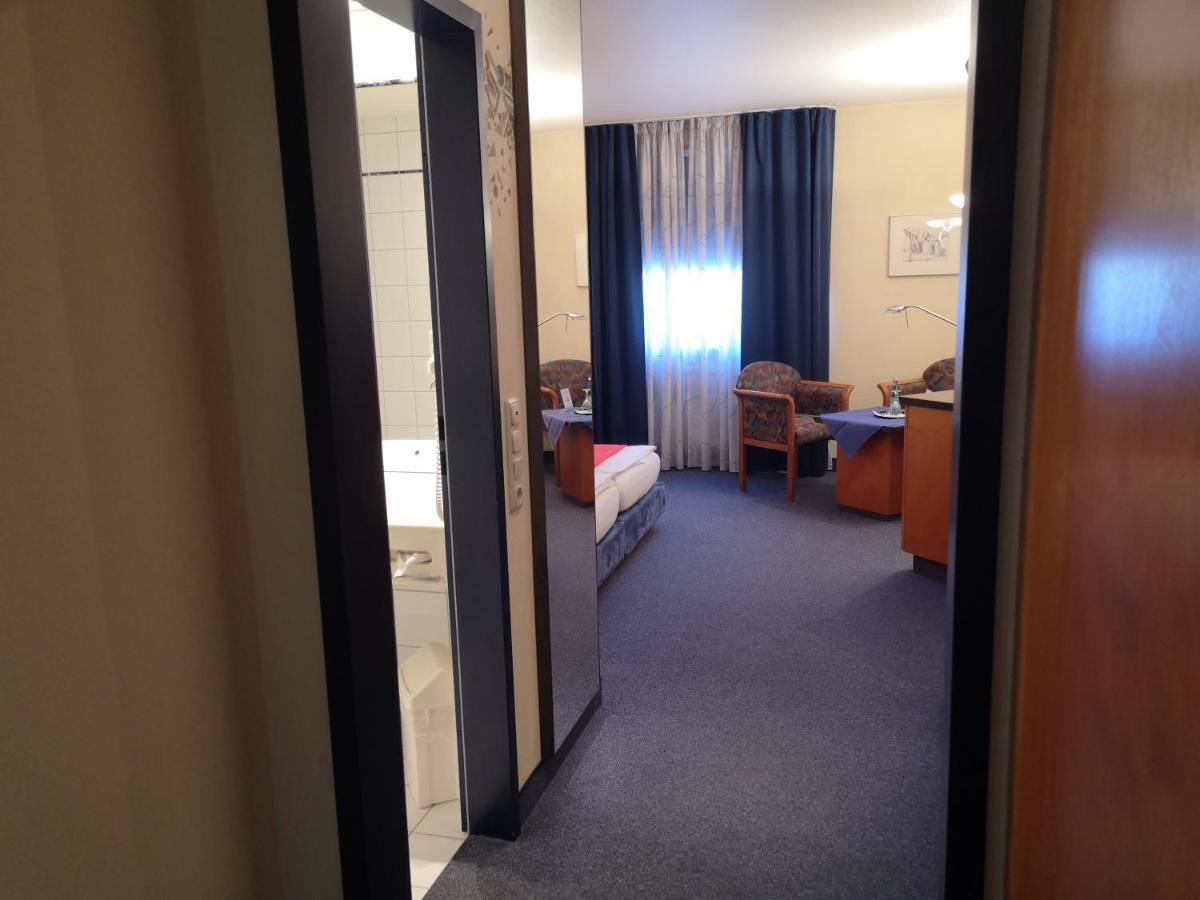 Main Hotel Eckert 3 مارغيتسهُشهايم المظهر الخارجي الصورة