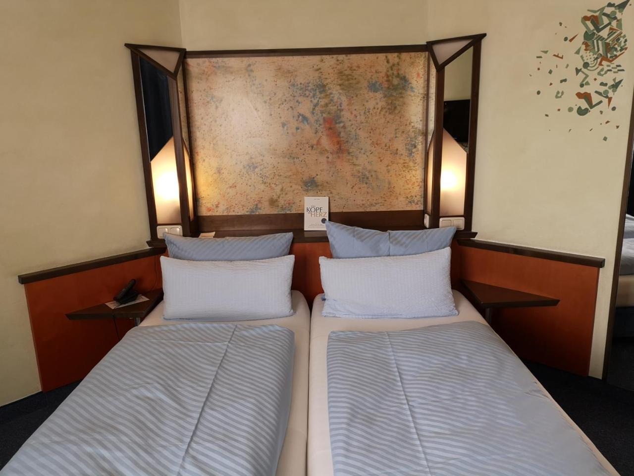 Main Hotel Eckert 3 مارغيتسهُشهايم المظهر الخارجي الصورة